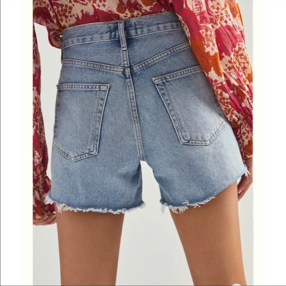 AGOLDE Reese Relaxed Cutoff Shorts in Wonder - Picture 5 of 7